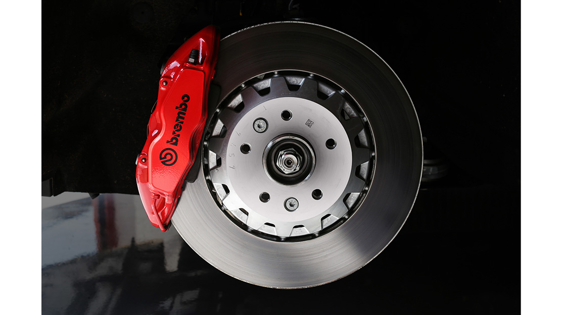 Estribos de travões vermelhos