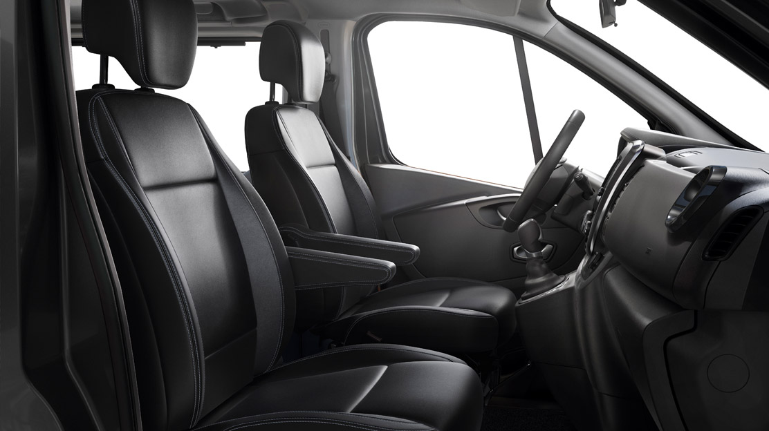 Banco do passageiro individual com regulação em altura (de série nas versões 95cv)