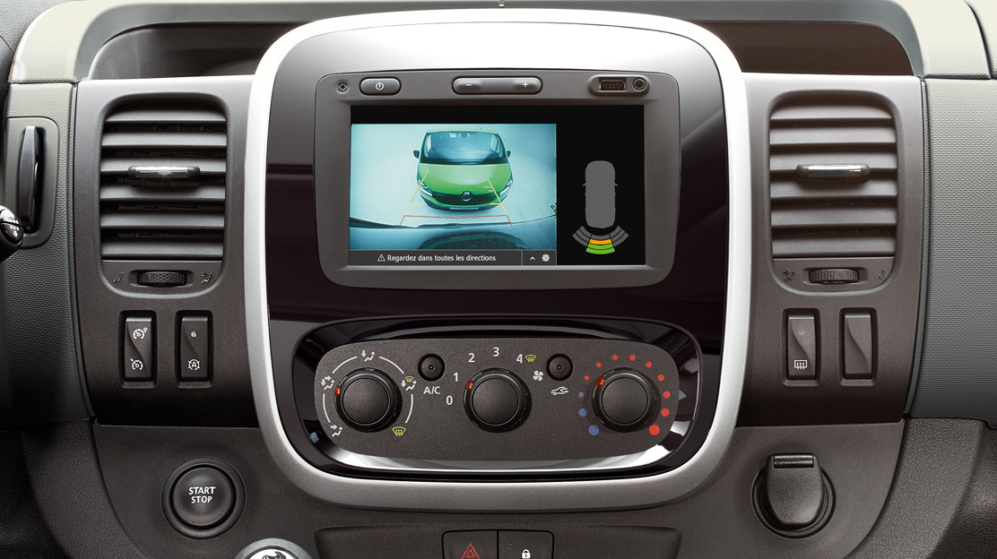 Sist. de ajuda ao estacionamento tras. c/câmara-Implica Sensores chuva+FN(Combis);Pack Hi-Tech2(BUS)