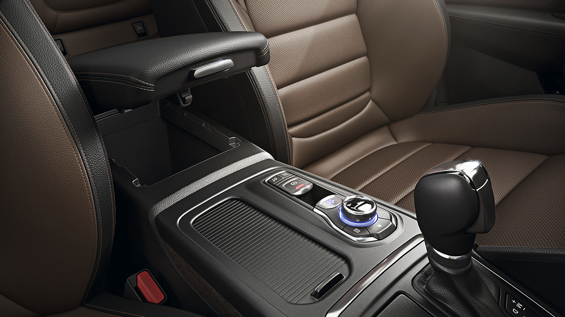 Apoio de braços traseiro com porta-objectos